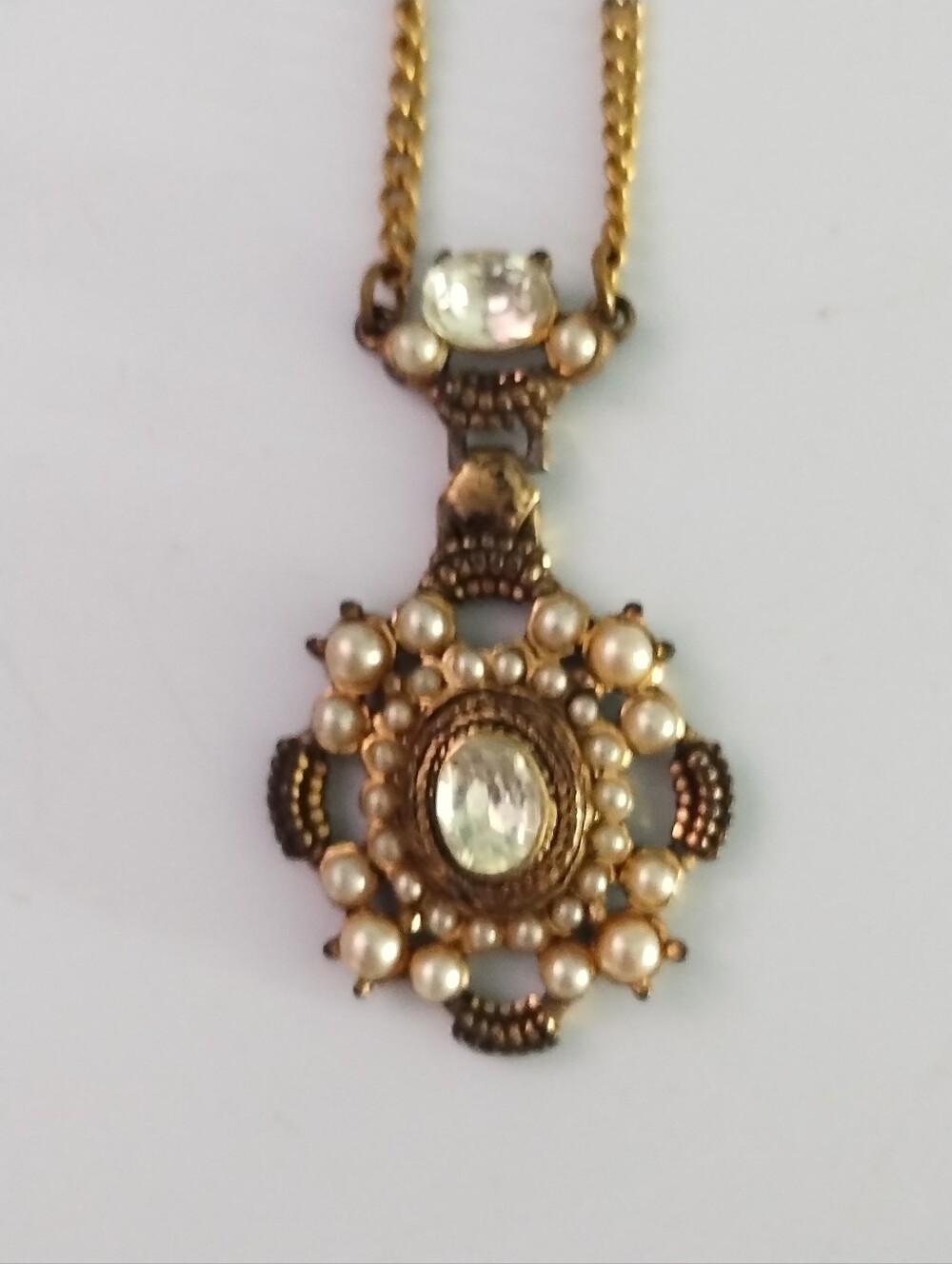Vintage Lisner Gold-tone Pendant Necklace with Pearls and Clear Crystal